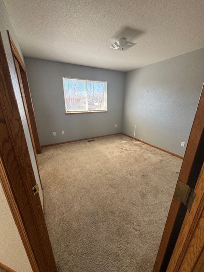 Building Photo - Stone Creek Condos- 3 Bedroom