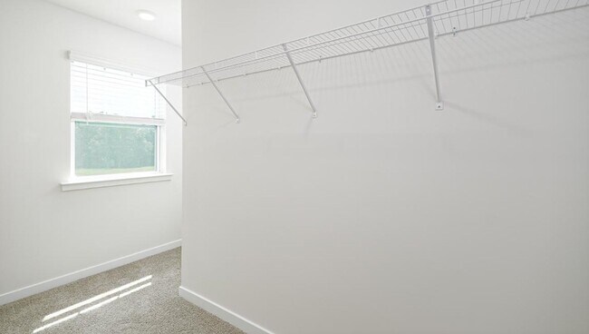 Building Photo - Modern 3-Bedroom Home in Community with Po...