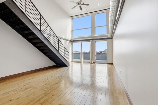 Building Photo - *Rarely Available* 3 Bedroom 2 Bathroom Penthouse At The Sexton Lofts!