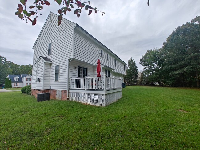 Building Photo - 5 Bedroom home in Henrico