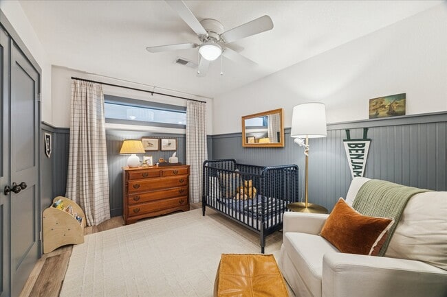 Building Photo - 5907 Hewitt Dr