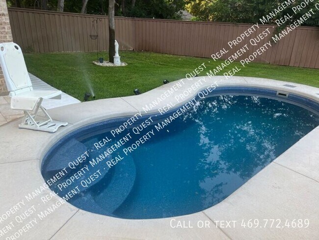 Building Photo - 3731 Edgewood Ct