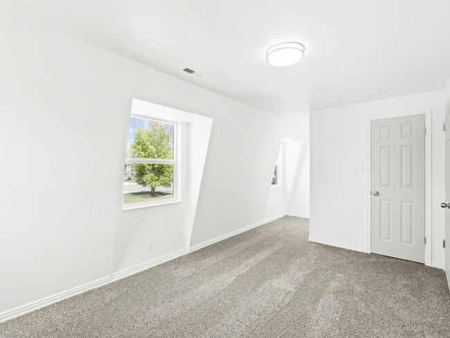 Building Photo - 1630 Ridgemark Dr