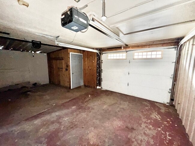 Building Photo - 4914 Childs Dr