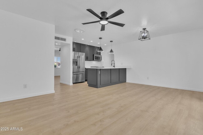 Building Photo - 931 S Toltec
