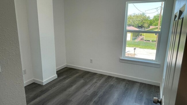 Building Photo - 9746 Garcroft St