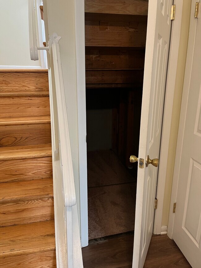 Building Photo - 2 Wimbledon Ln