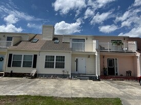 Building Photo - 310 Lakeside Dr