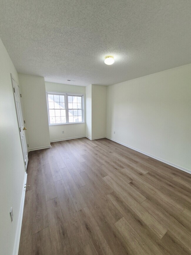 Building Photo - 7221 Oakmere Ct