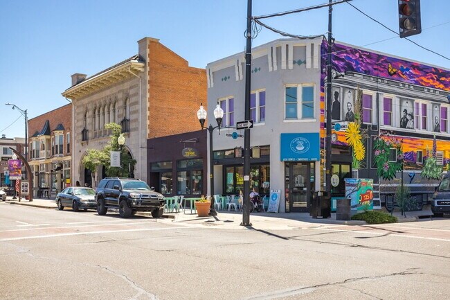 Building Photo - 5422 S Nevada St