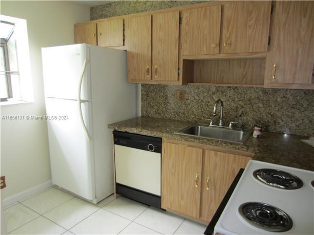 Building Photo - 506 Gardens Dr