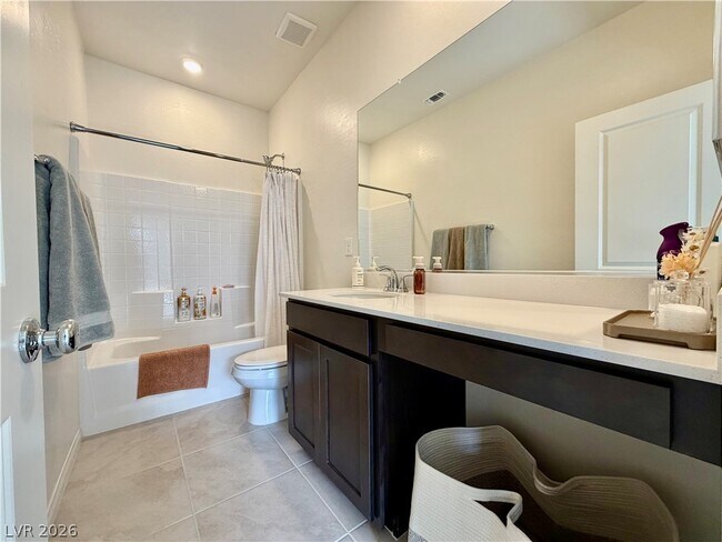 Building Photo - 11852 Black Canary Ave