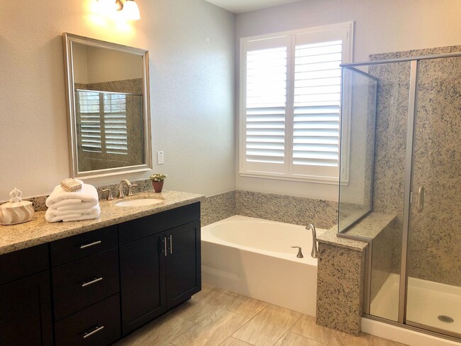 Building Photo - Beautifully Upgraded 4 Bedroom, 3 Bathroom...