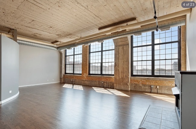 Building Photo - 17 N Loomis St