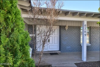 Building Photo - 6209 Heath Way