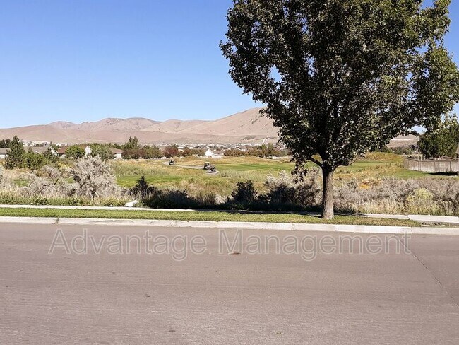 Building Photo - 3569 E Rock Creek Rd