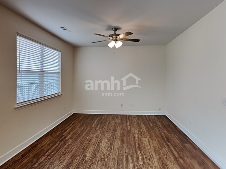 Building Photo - 3114 Esquire Dr