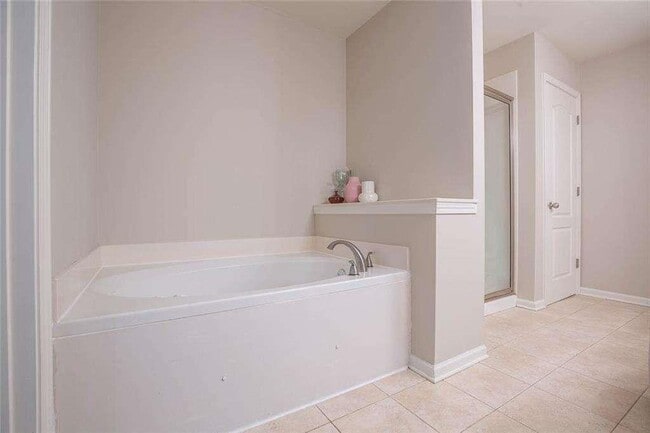 Building Photo - 2396 Meadow Falls Ln