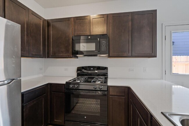 Building Photo - 230 Gabbro Gdns