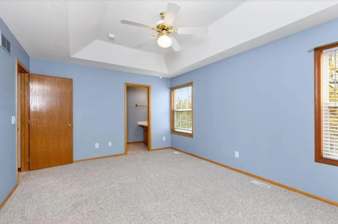 Building Photo - 2412 Emma Ave