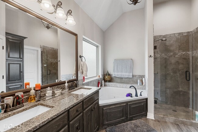 Building Photo - MOVE IN SPECIAL HALF OFF FIRST MONTHS RENT