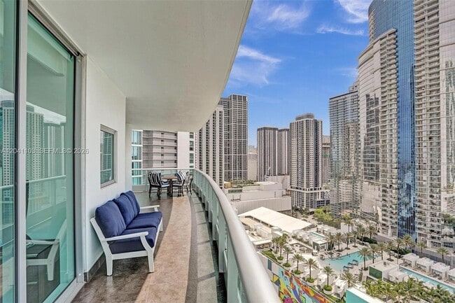 Building Photo - 900 Biscayne Blvd