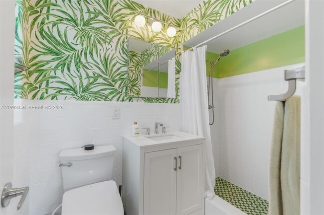 Building Photo - 1639 NE 27th Dr