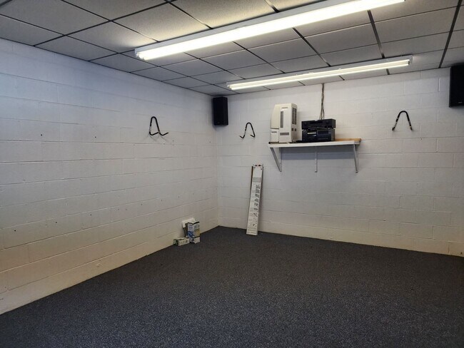 Building Photo - 7816 Cheatham Ford Rd