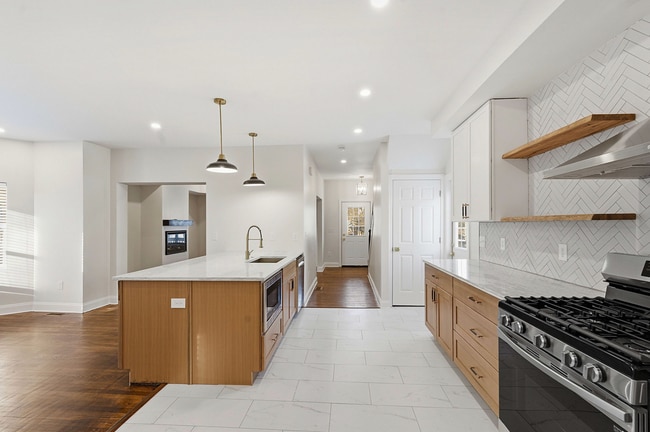 Building Photo - 4414 Whetsel Ave