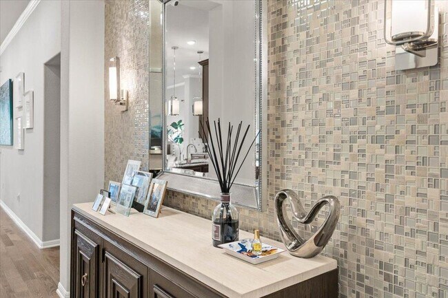 Building Photo - 11901 Deering Pl