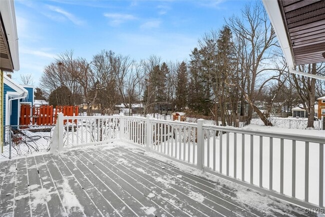 Building Photo - 941 Jamesville Ave