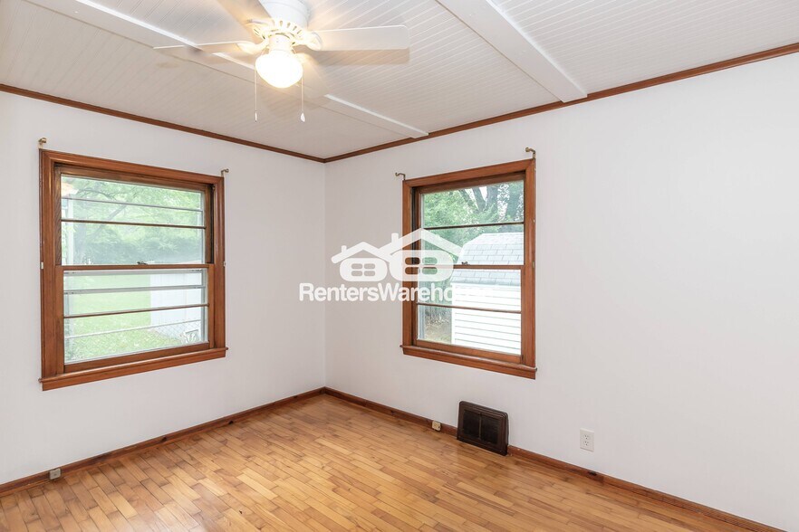 Building Photo - 5531 NW Venetian Dr