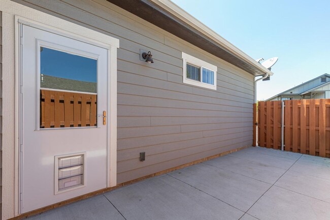 Building Photo - 241 Sierra Vista St