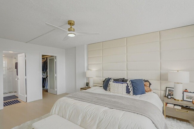 Building Photo - 2121 N Ocean Blvd