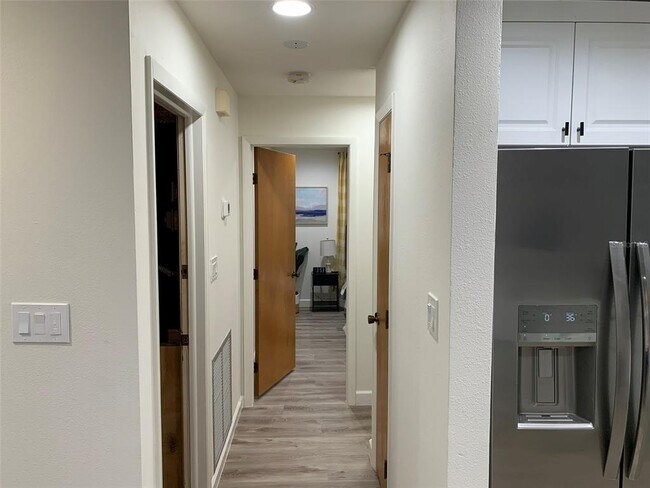 Building Photo - 23184 Glory Ave