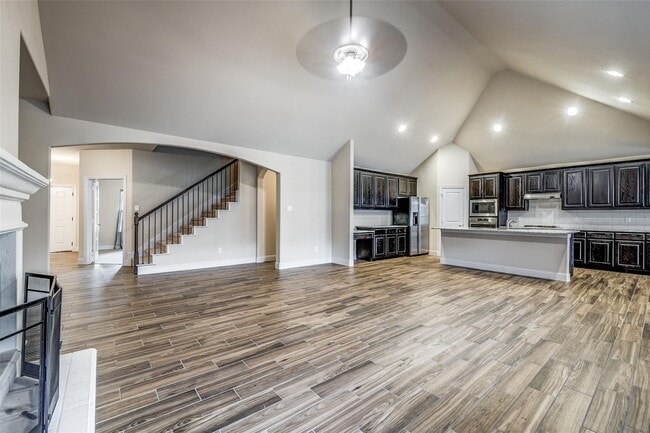 Building Photo - Immaculate 2-Story Home in the Hills of Windridge – Fort Worth!