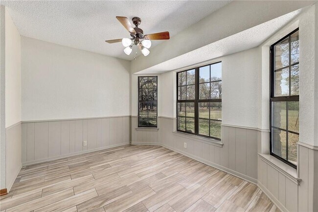 Building Photo - 207 Rancho Bueno Dr