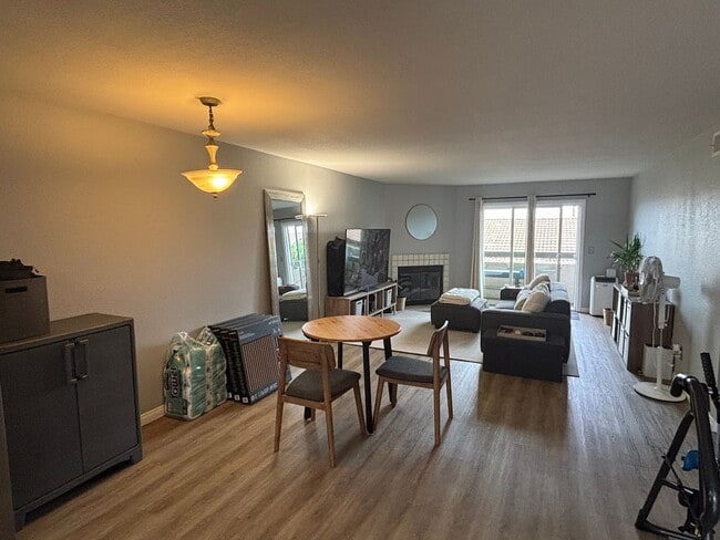 Building Photo - Two-bedroom two bath condo with panoramic views of Mission Valley! Move-in Special!