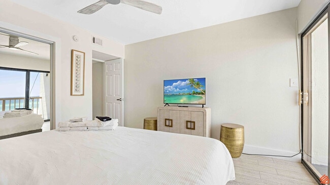 Building Photo - 556 Coral Ct