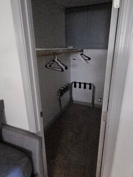 Walk in closet - 3310 W 108th St