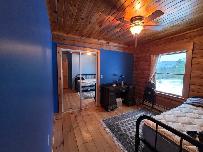 Building Photo - 18 Mirror Lk Hts