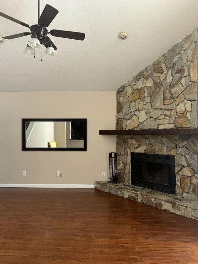 Building Photo - THE TRIAD TOWNHOMES IN CARROLLWOOD