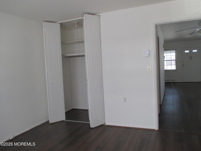 Building Photo - 306C W Malvern Ct