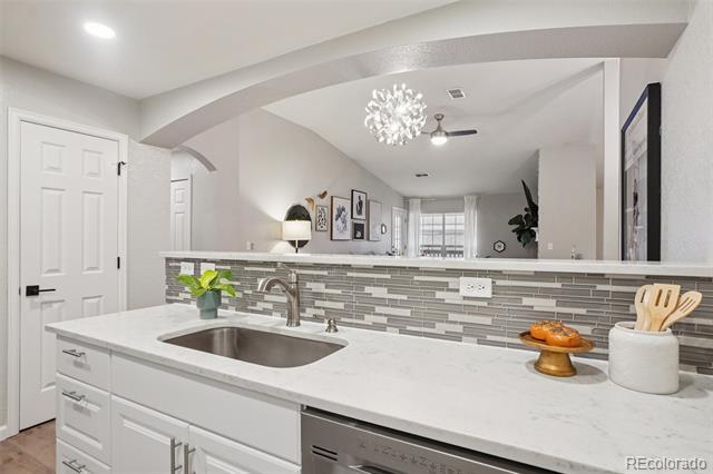 Building Photo - 4271 S Blackhawk Cir