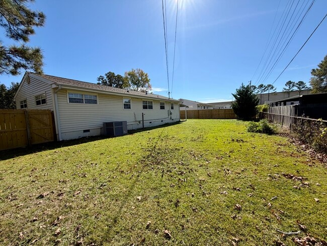 Building Photo - 1057 Blanton Dr