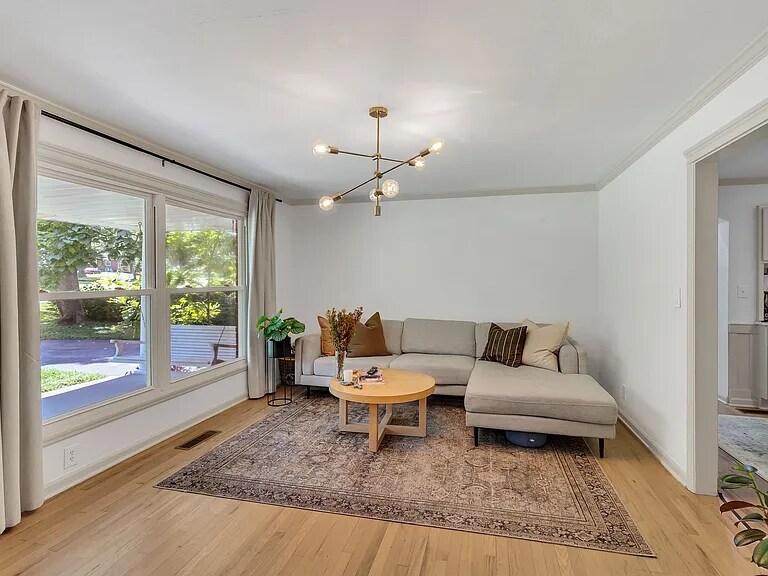 Building Photo - 457 Ewing Ln