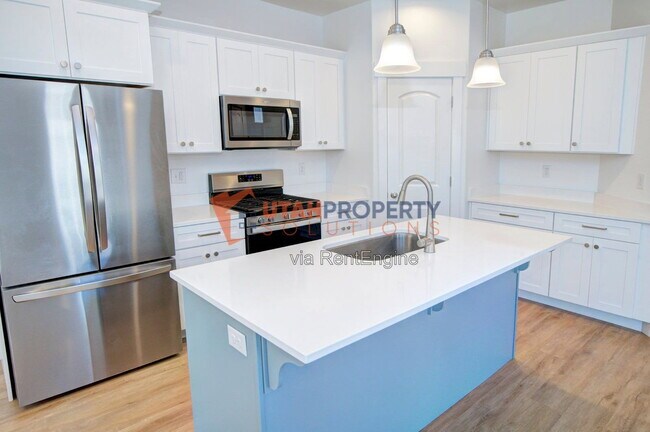 Building Photo - 1316 Dawes Wy