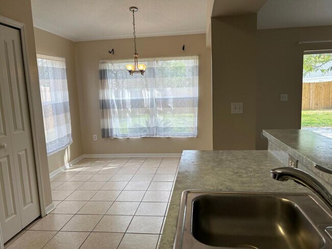 Building Photo - 30534 Tremont Dr