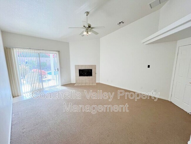 Building Photo - 78855 Aurora Way