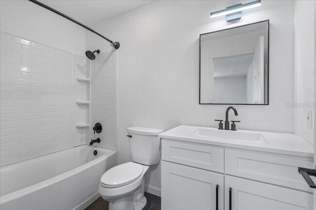 Building Photo - 4414 Overlook Dr